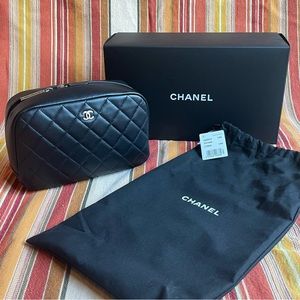 Chanel Curvy Cosmetic Pouch Quilted Lambskin Medium Black